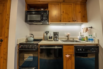 studio efficiency unit with balcony over mountaineer square 1 bedroom condo no cleaning fee by redawning
