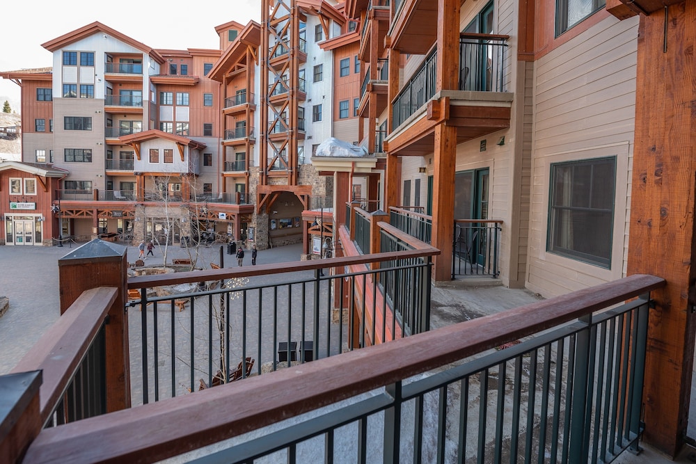 studio efficiency unit with balcony over mountaineer square 1 bedroom condo no cleaning fee by redawning