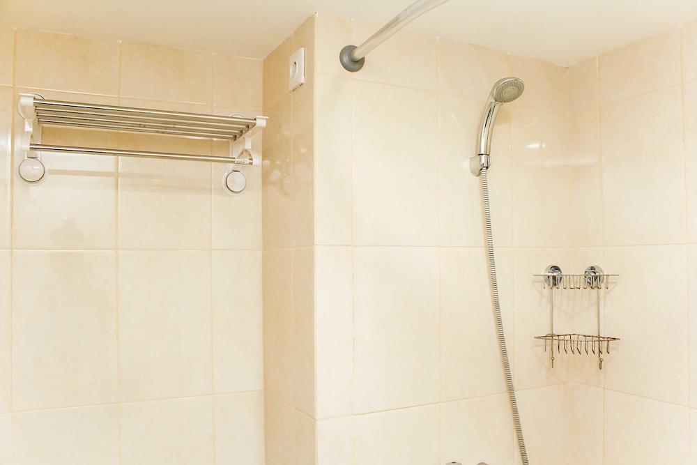 comfort and minimalist studio at springlake summarecon bekasi apartment