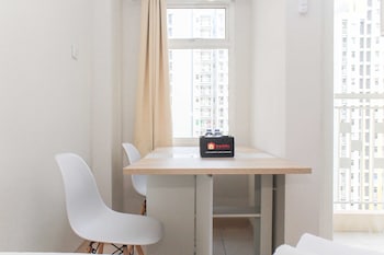 comfort and minimalist studio at springlake summarecon bekasi apartment