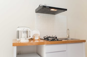 comfort and minimalist studio at springlake summarecon bekasi apartment