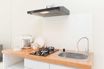 comfort and minimalist studio at springlake summarecon bekasi apartment