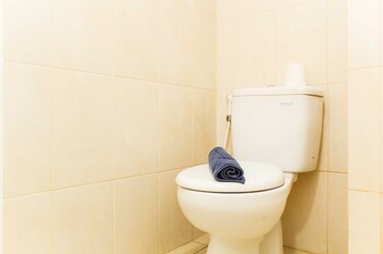 comfort and minimalist studio at springlake summarecon bekasi apartment