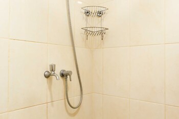 comfort and minimalist studio at springlake summarecon bekasi apartment