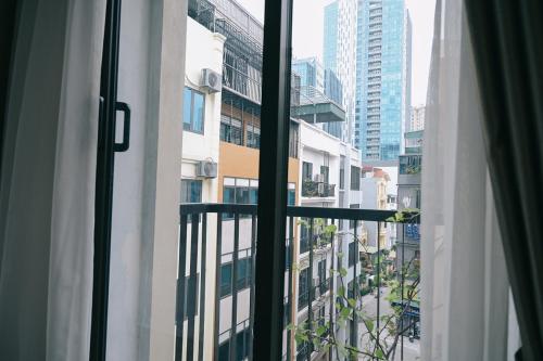 hb serviced apartment lac long quan