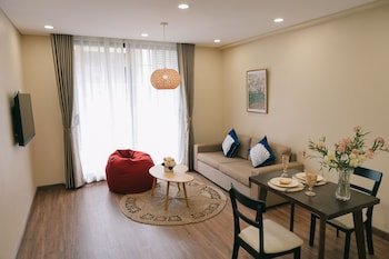 hb serviced apartment lac long quan