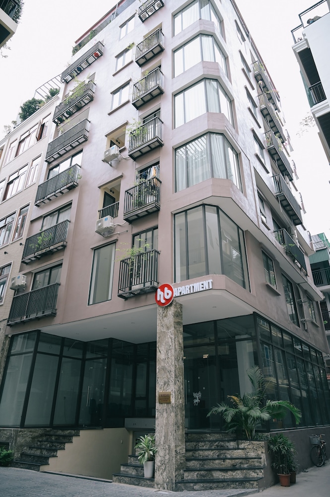 hb serviced apartment lac long quan