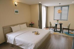 hb serviced apartment lac long quan