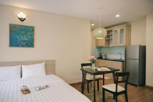 hb serviced apartment lac long quan
