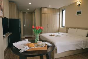hb serviced apartment lac long quan