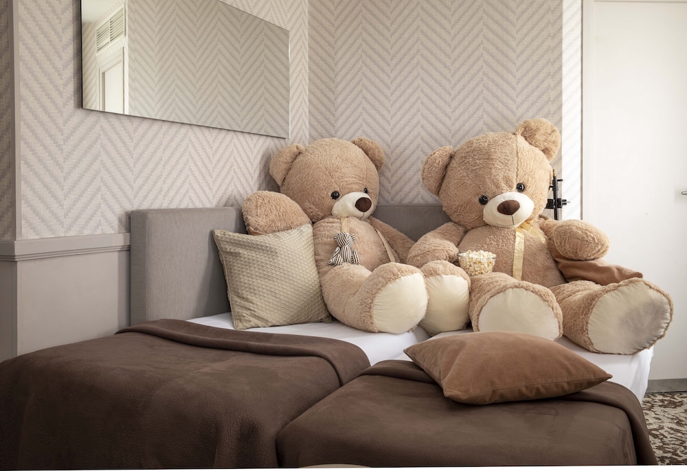 hotel longchamp elysees