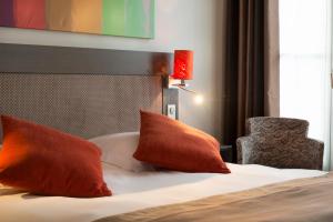 Hotel La Regence Etoile,Batignolles>>Arc De Triomphe,4 star