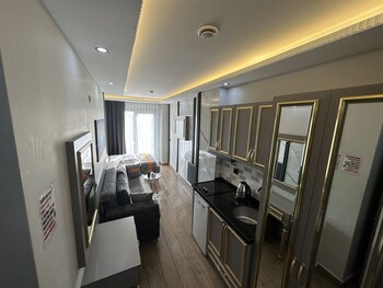 taksim larissa hotel
