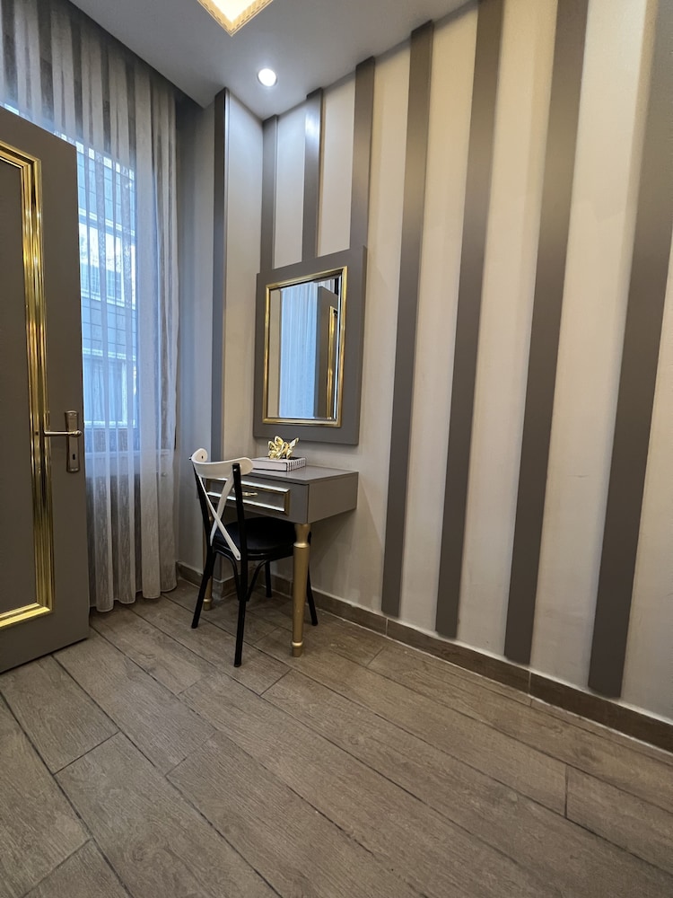 taksim larissa hotel