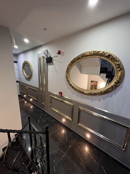 Taksim Larissa Hotel,,2 star