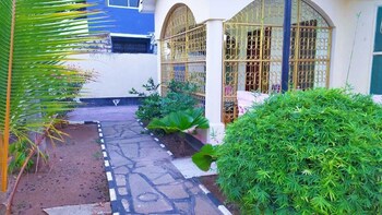 stay plus mtwapa holiday home