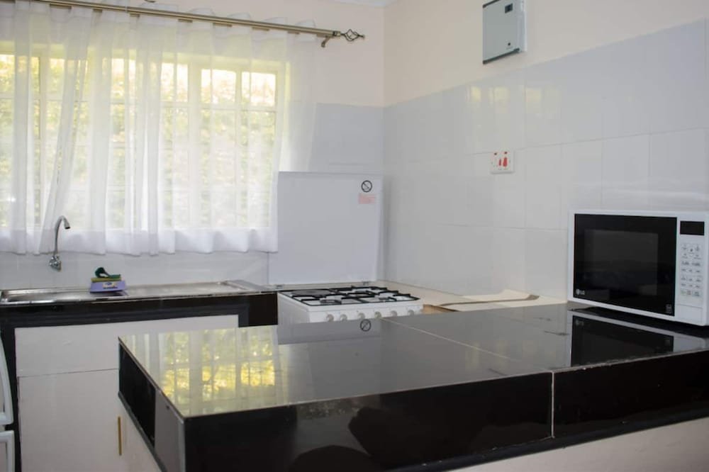 mayas guest house