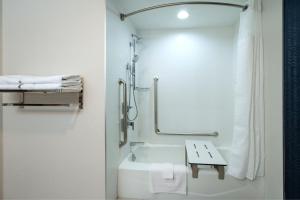 fairfield inn and suites by marriott north bay