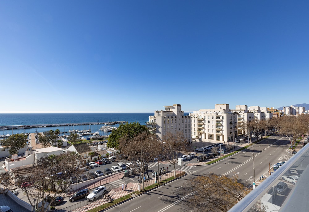 aqua apartments bellamar marbella