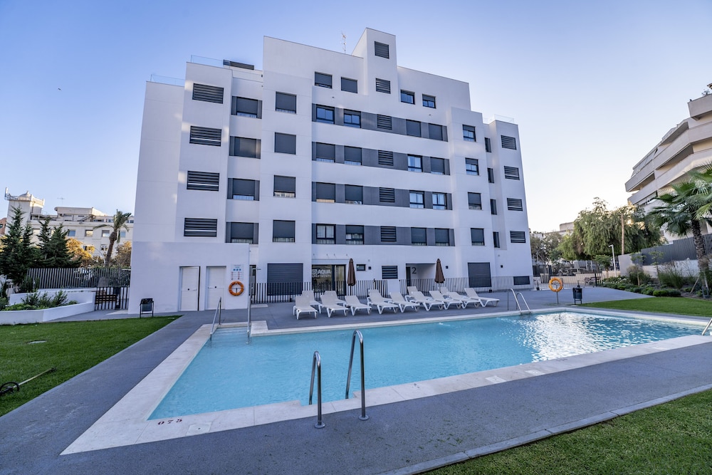 aqua apartments bellamar marbella