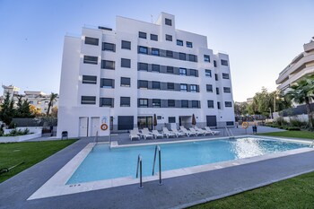 aqua apartments bellamar marbella
