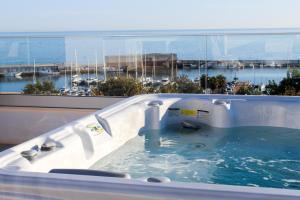 aqua apartments bellamar marbella