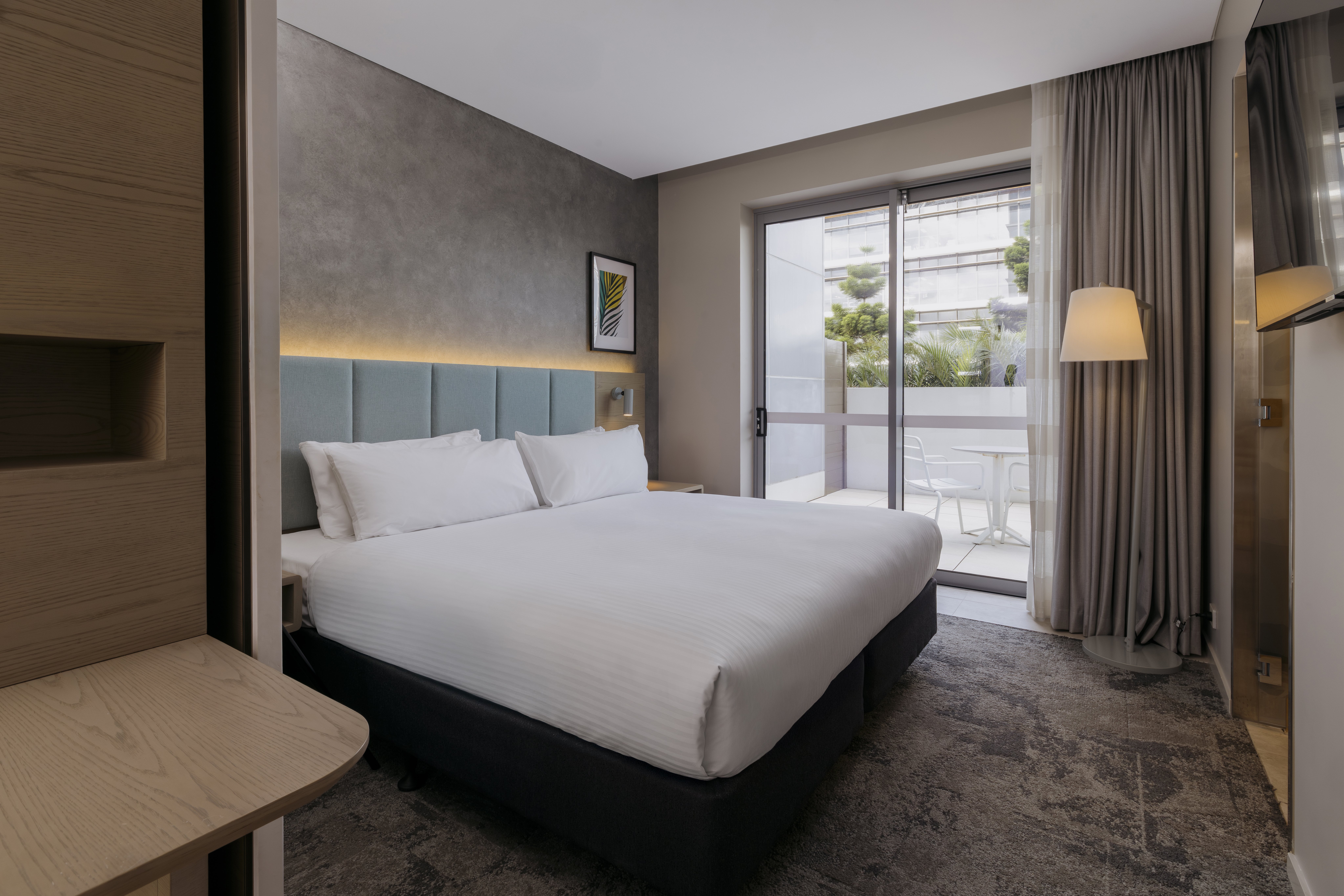 holiday inn express and suites sunshine coast an ihg hotel