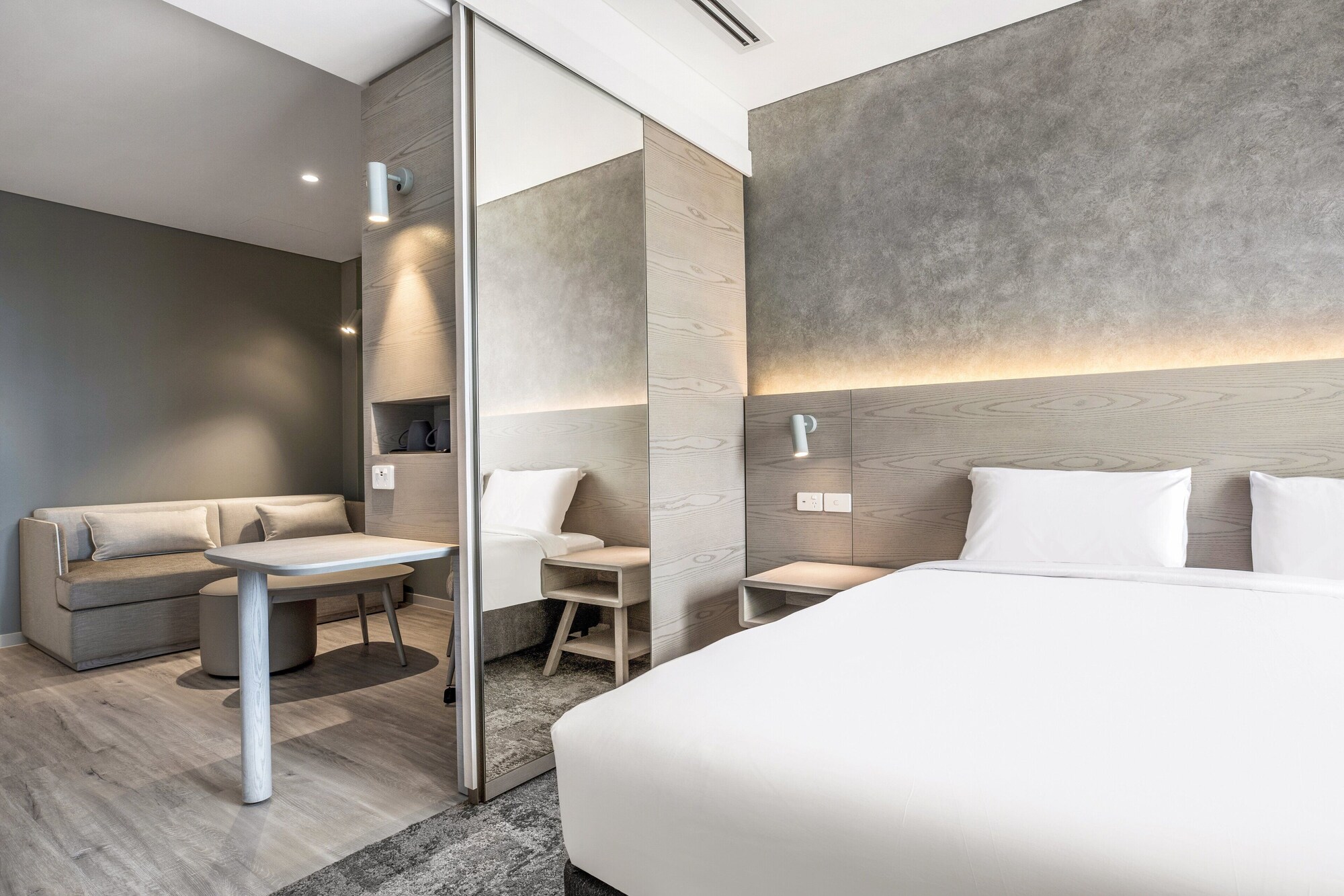 holiday inn express and suites sunshine coast an ihg hotel