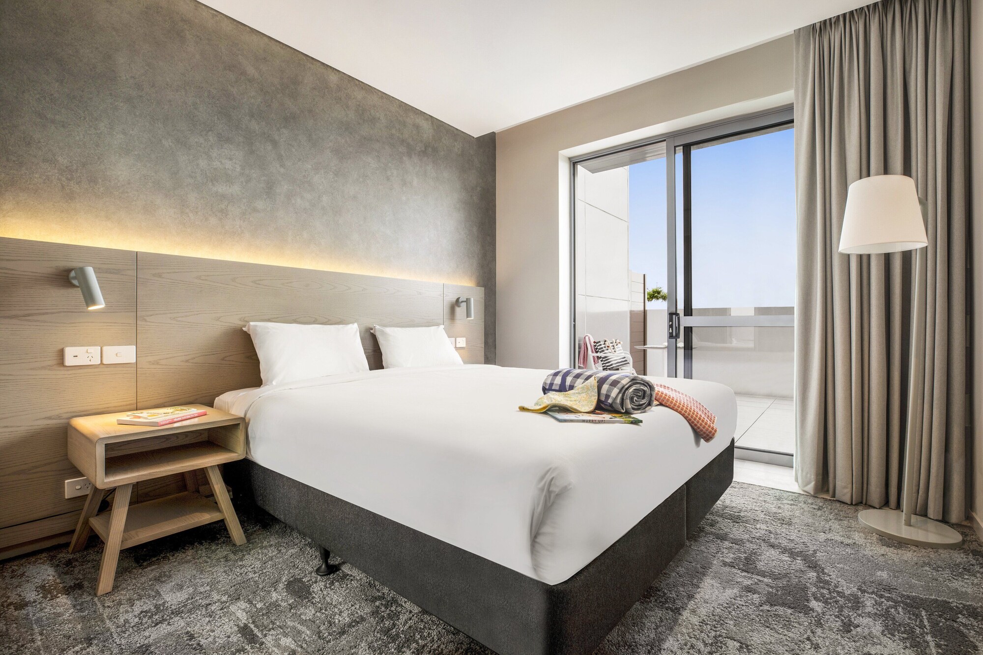 holiday inn express and suites sunshine coast an ihg hotel