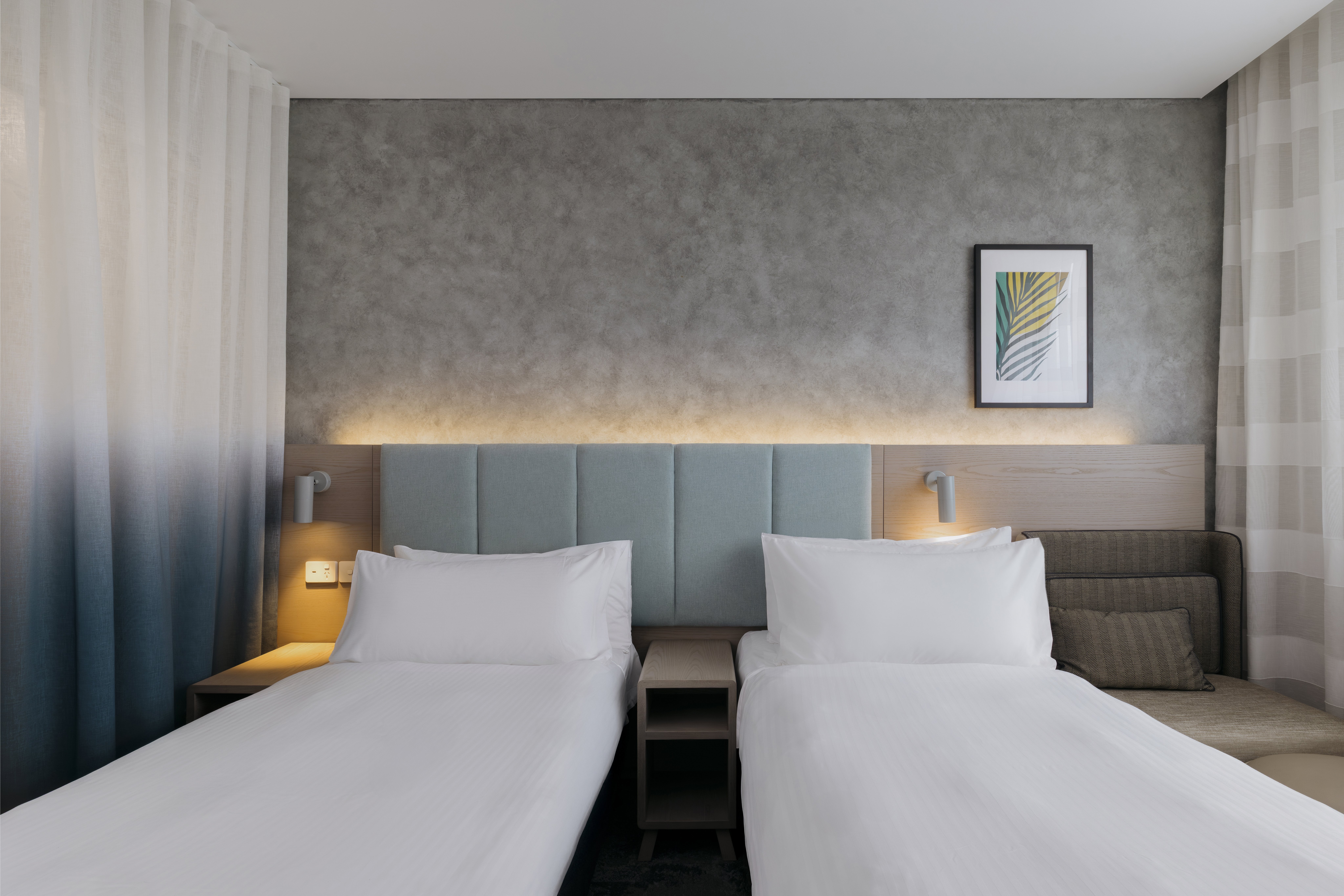 holiday inn express and suites sunshine coast an ihg hotel