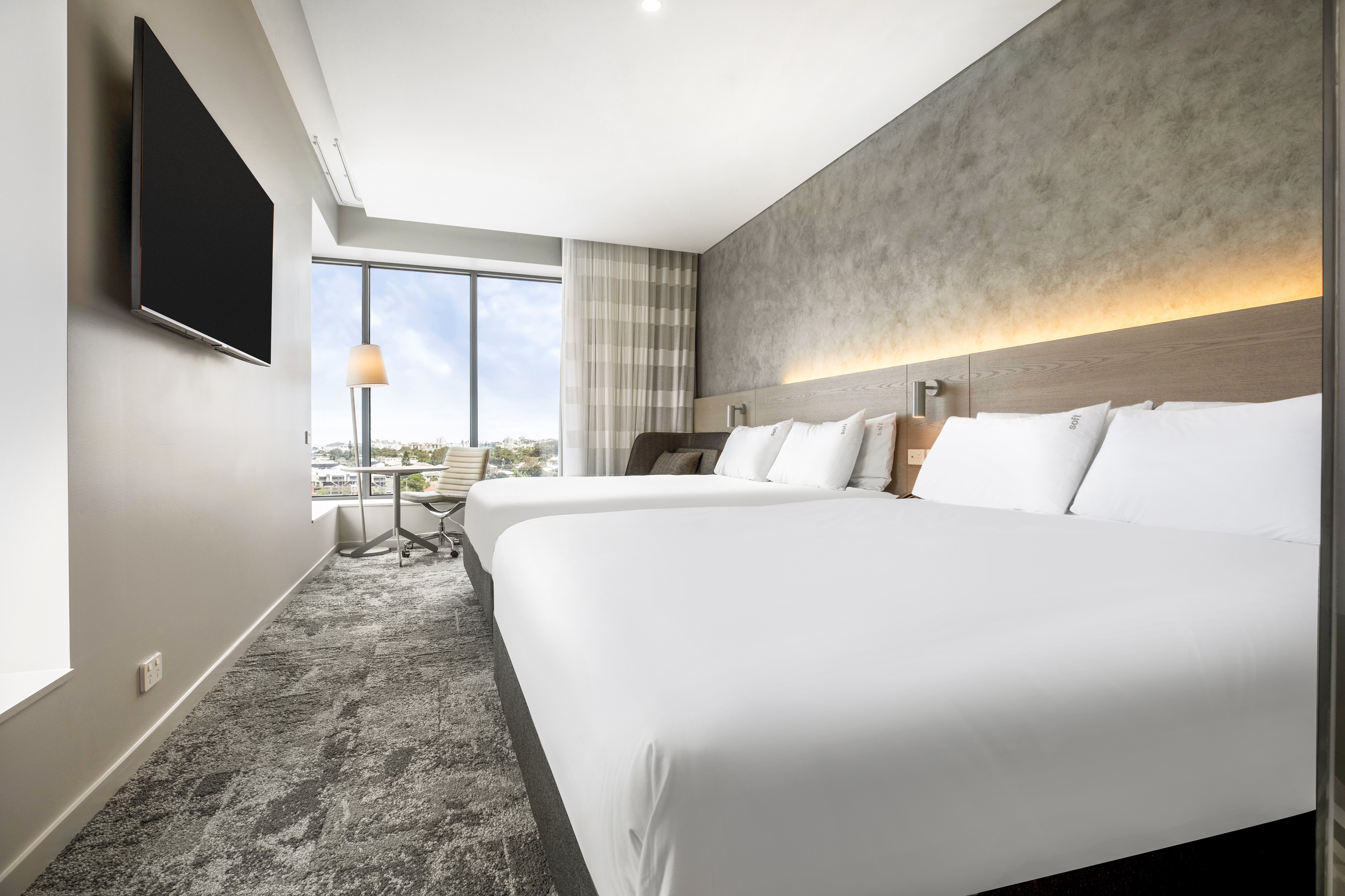 holiday inn express and suites sunshine coast an ihg hotel