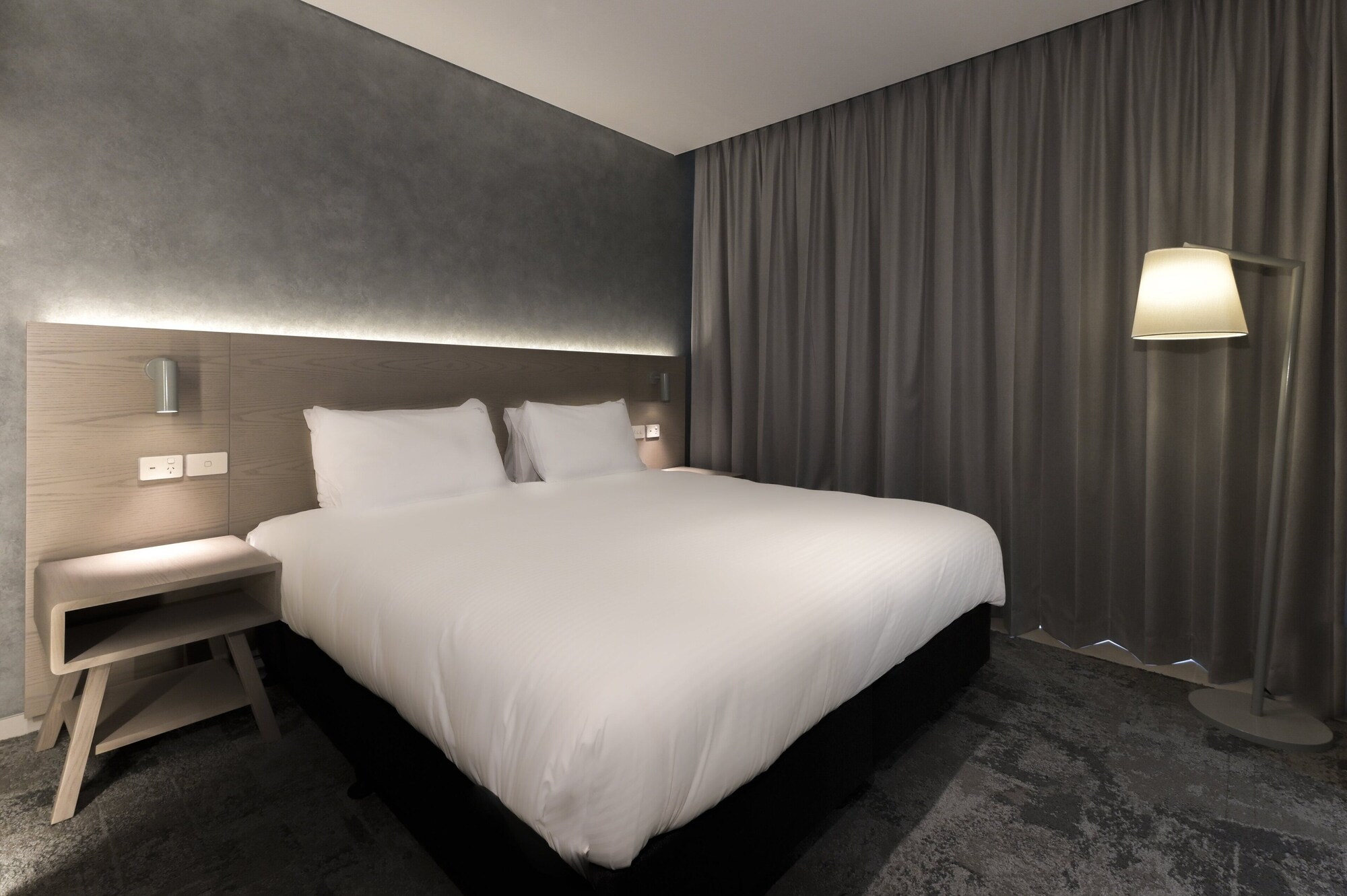 holiday inn express and suites sunshine coast an ihg hotel