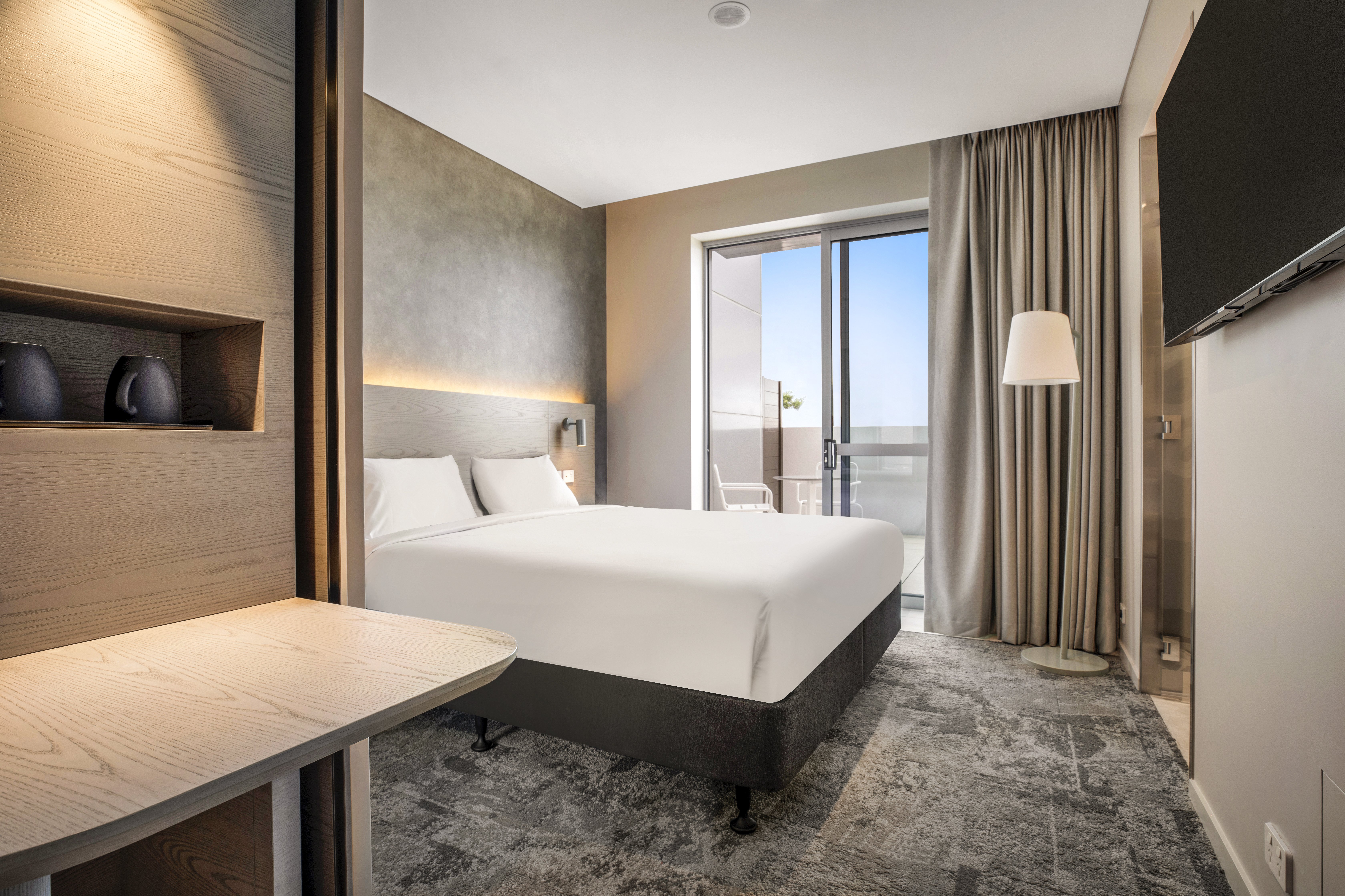holiday inn express and suites sunshine coast an ihg hotel