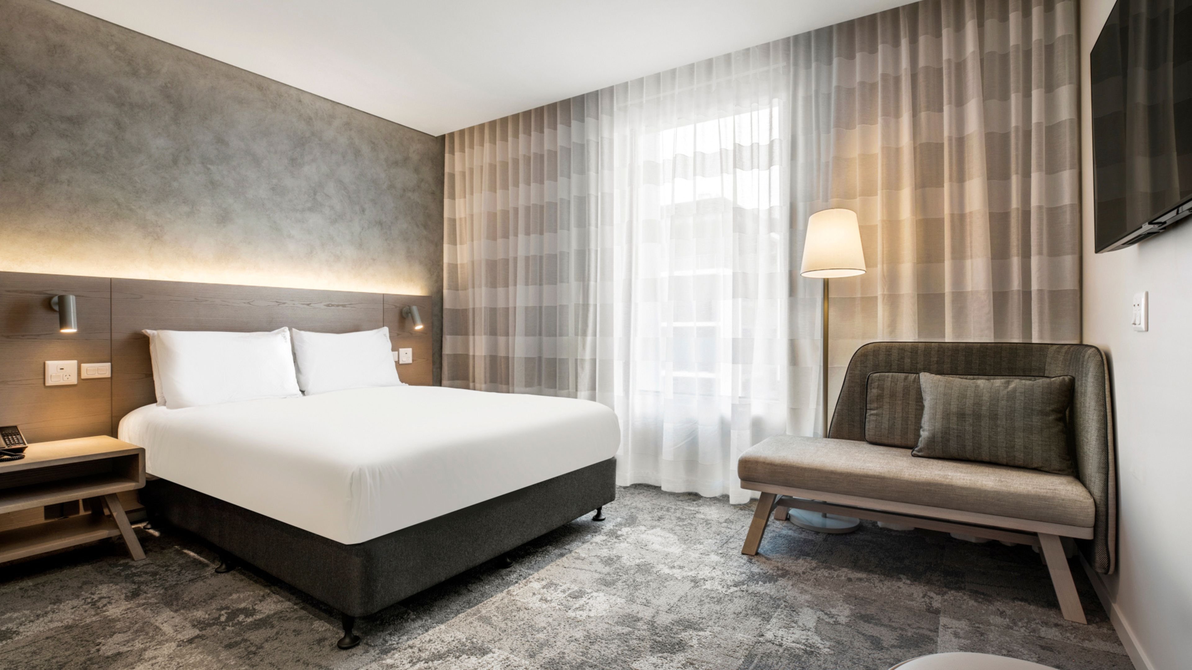 holiday inn express and suites sunshine coast an ihg hotel