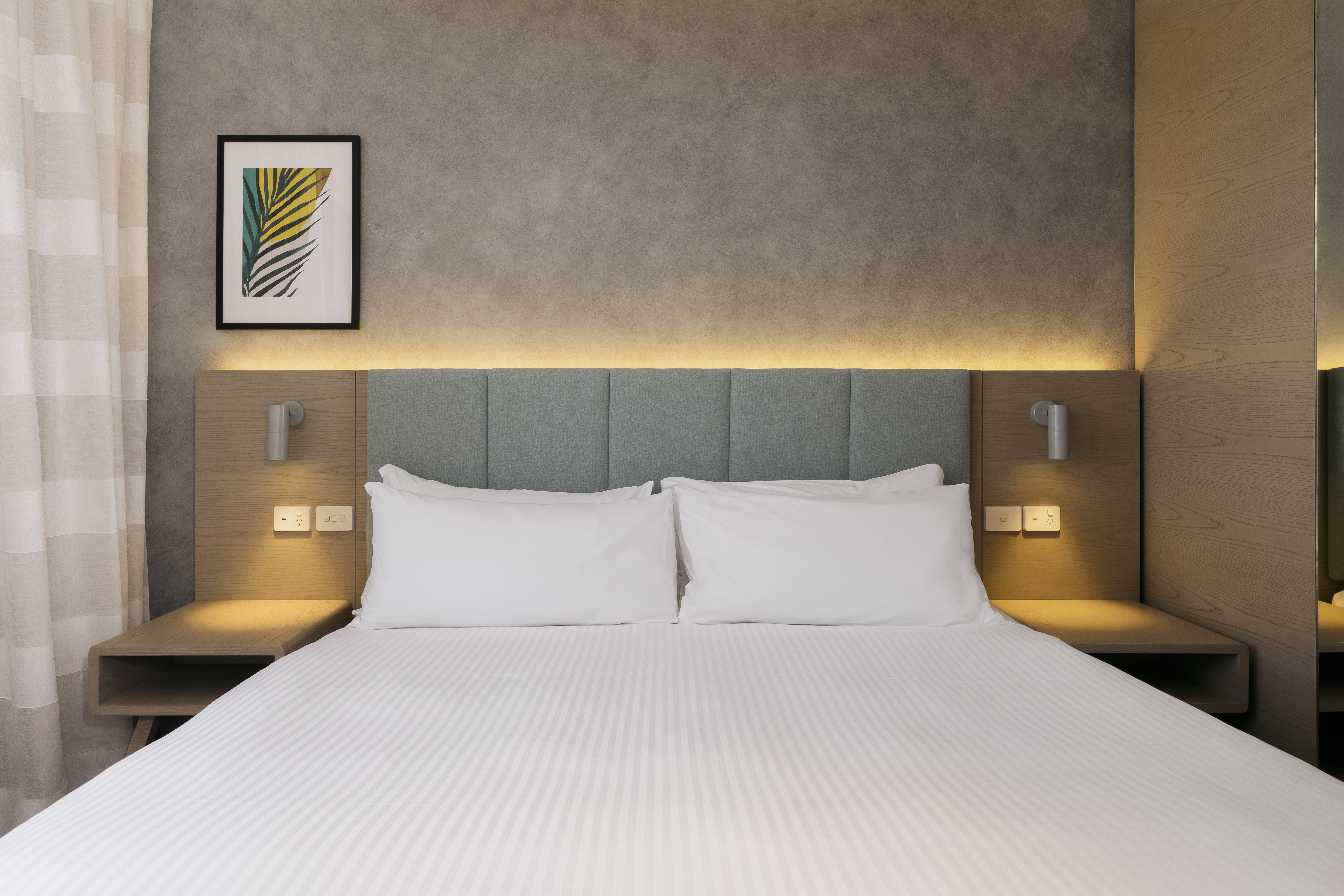 holiday inn express and suites sunshine coast an ihg hotel