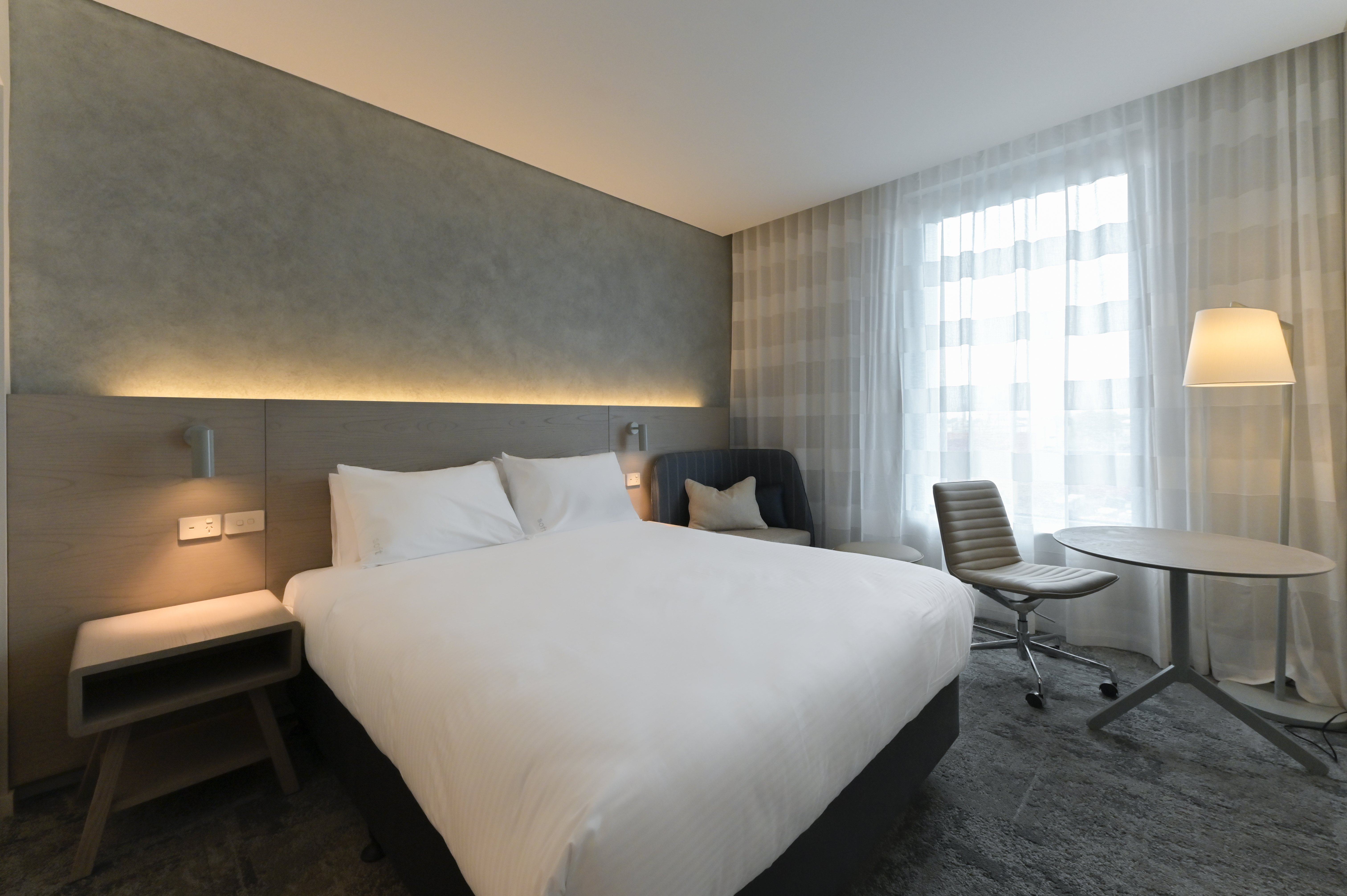 holiday inn express and suites sunshine coast an ihg hotel