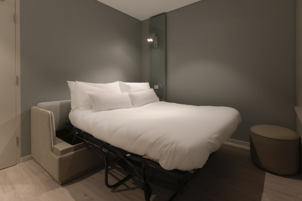holiday inn express and suites sunshine coast an ihg hotel