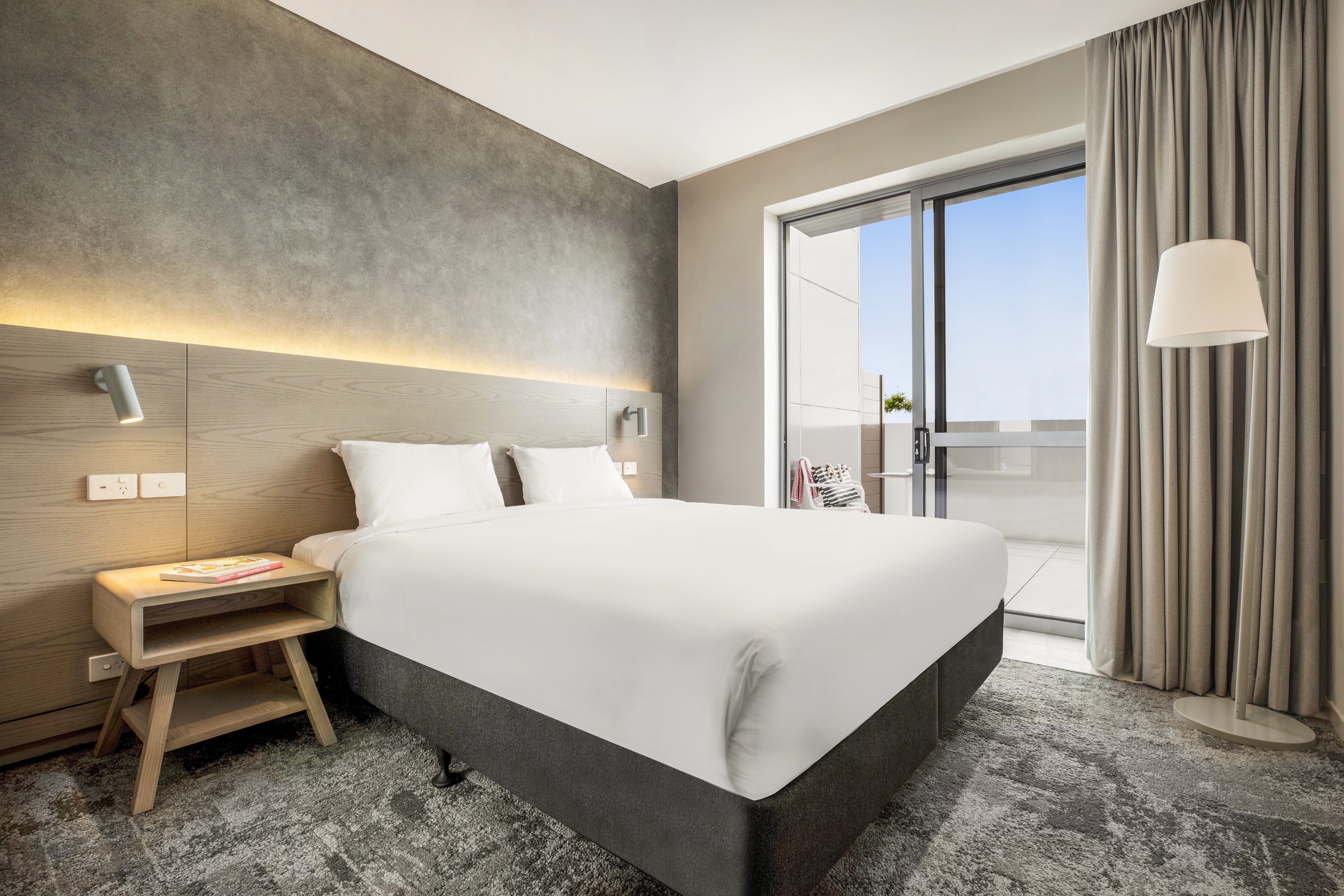 holiday inn express and suites sunshine coast an ihg hotel