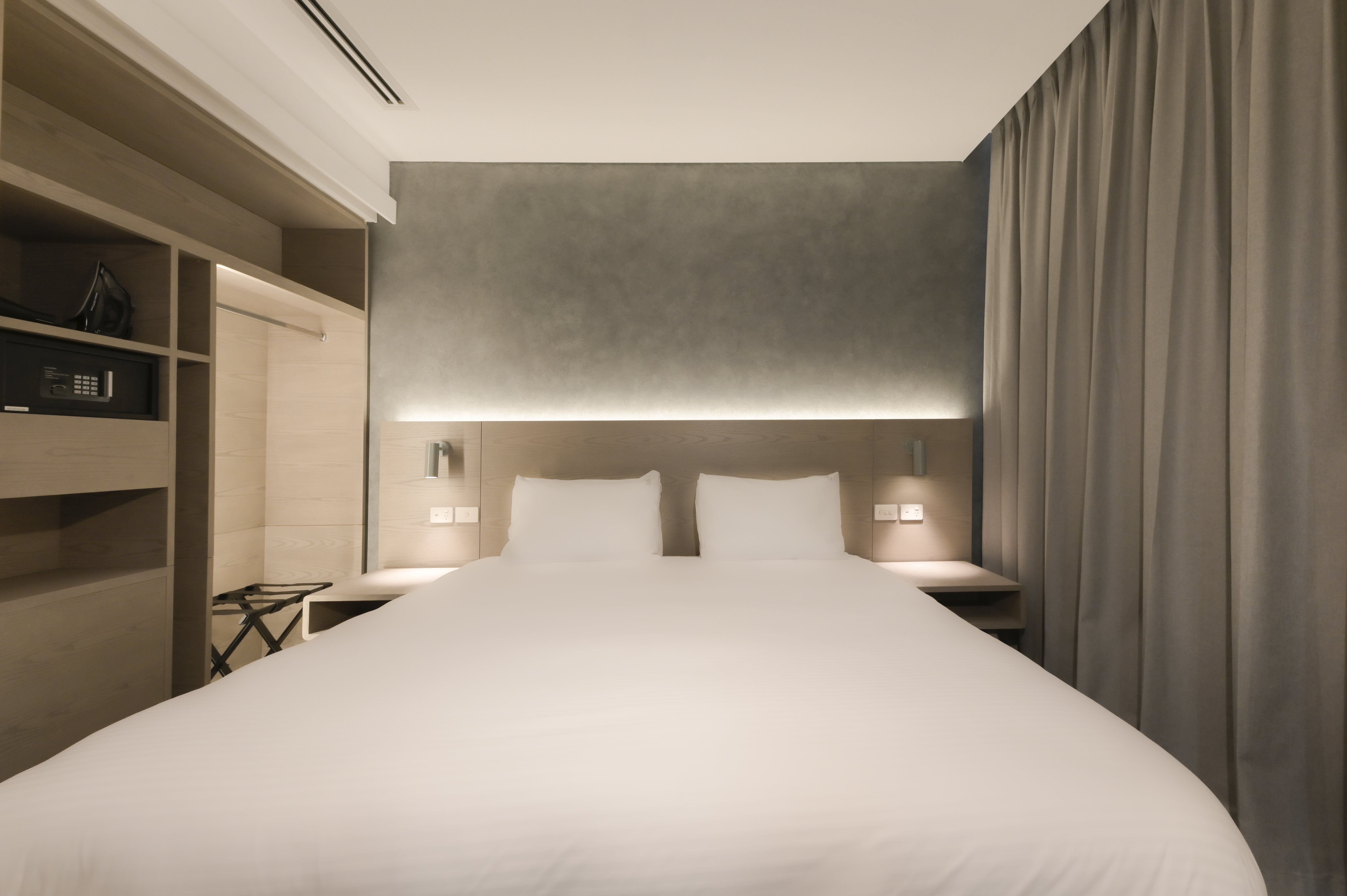 holiday inn express and suites sunshine coast an ihg hotel