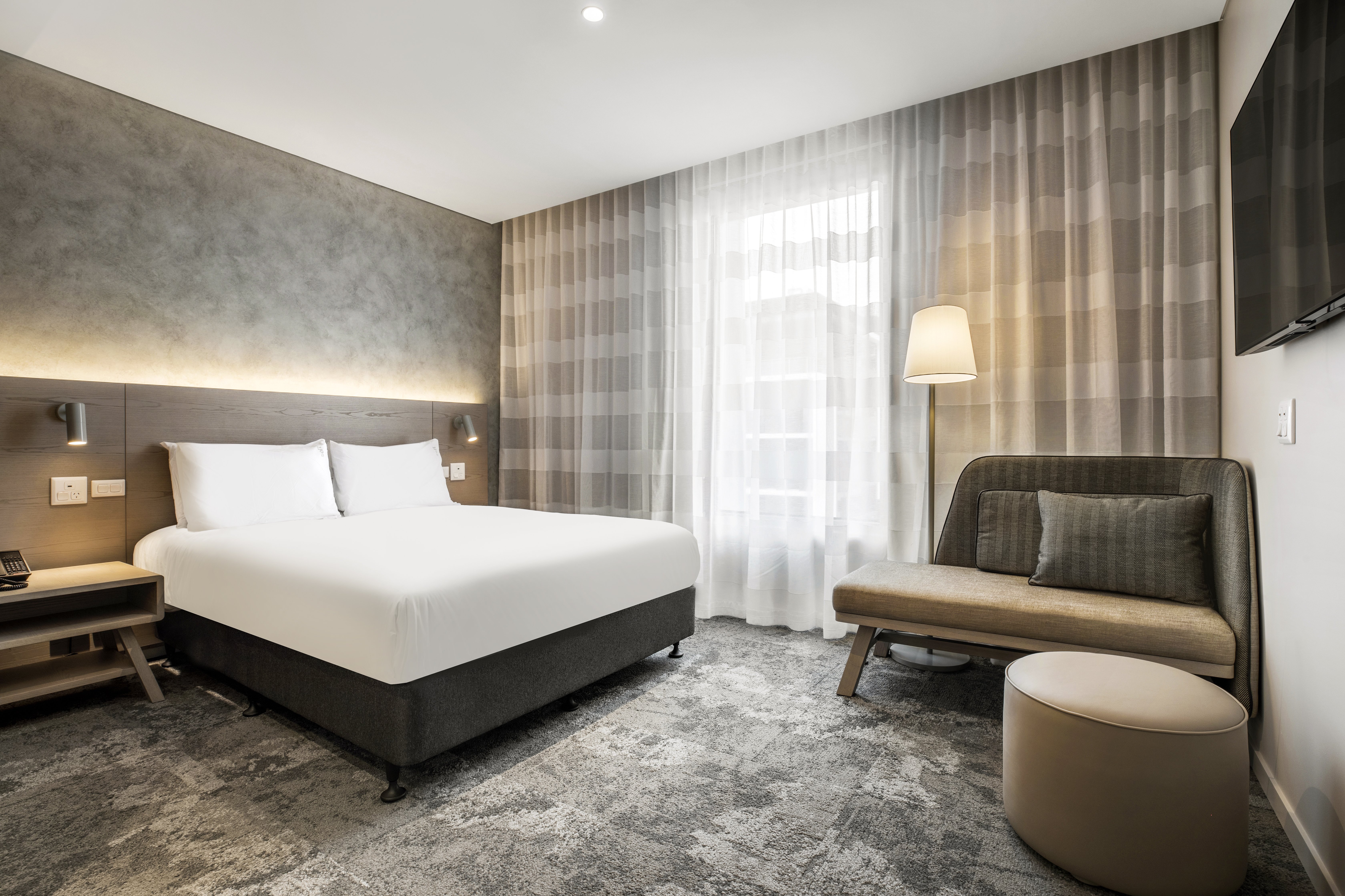 holiday inn express and suites sunshine coast an ihg hotel