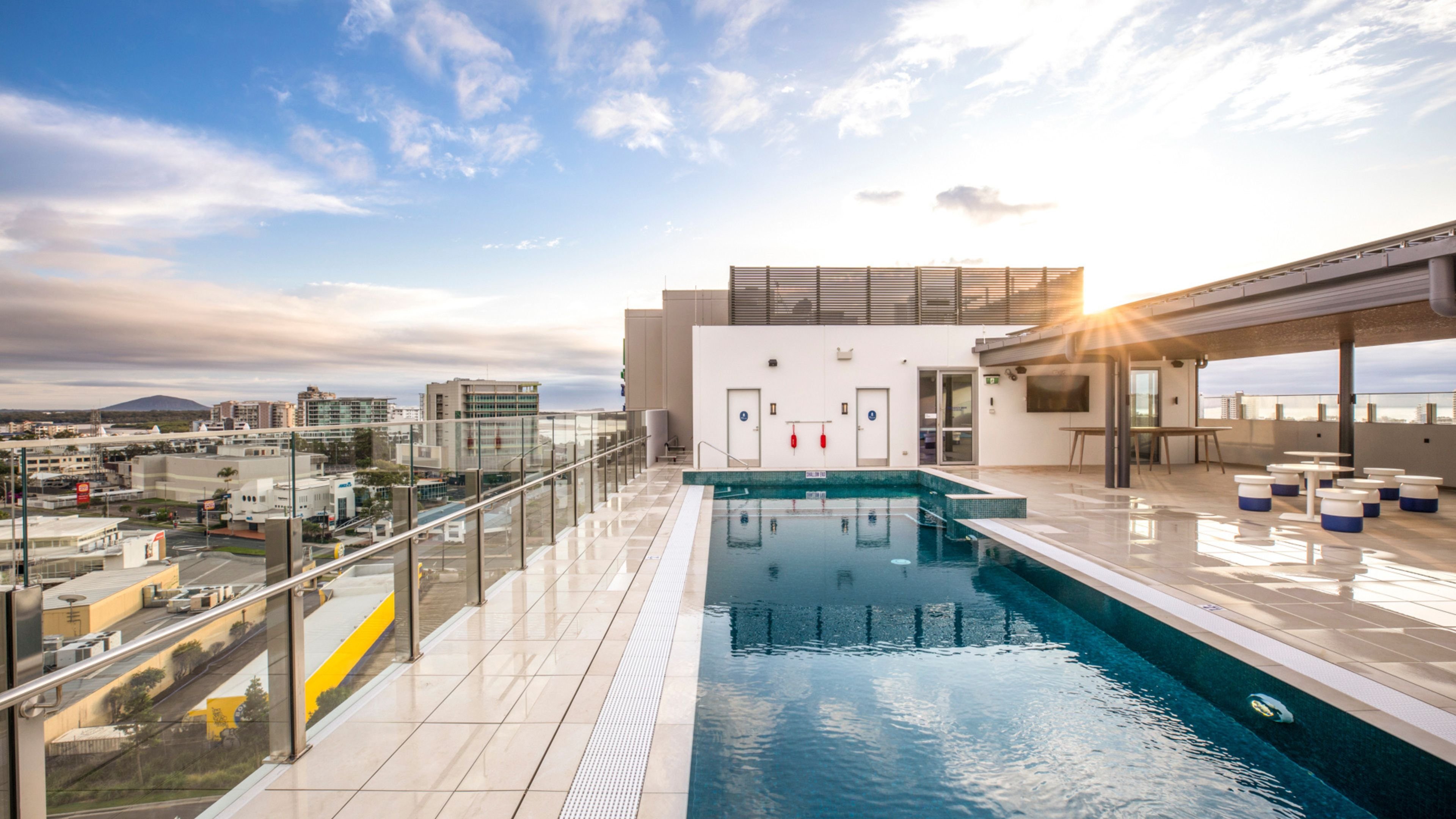 holiday inn express and suites sunshine coast an ihg hotel
