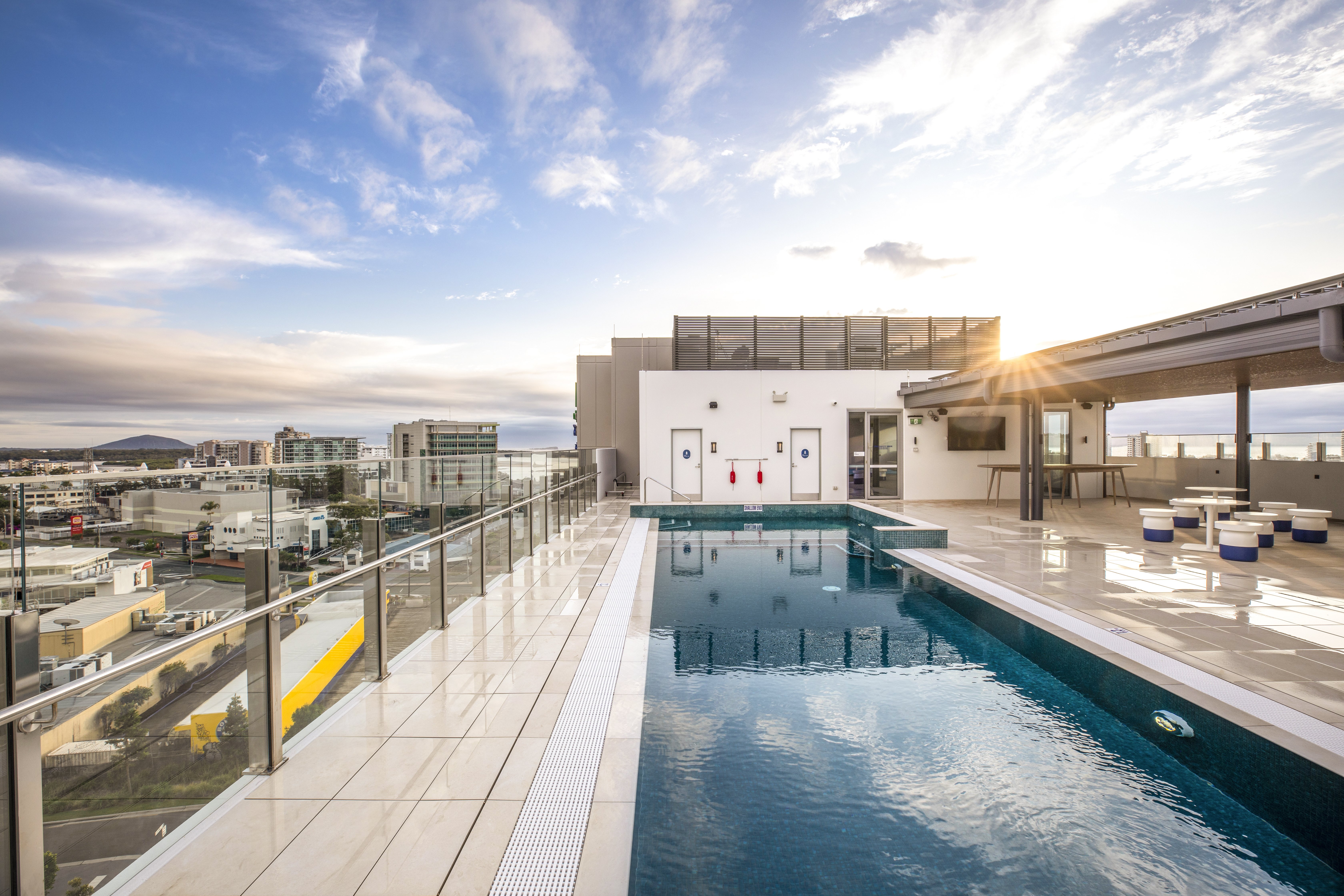 holiday inn express and suites sunshine coast an ihg hotel