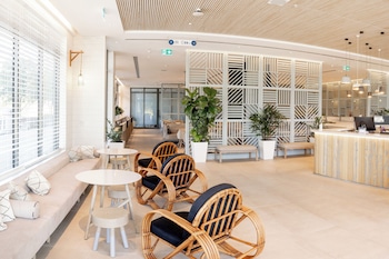 Holiday Inn Express & Suites Sunshine Coast, An Ihg Hotel,,4 star