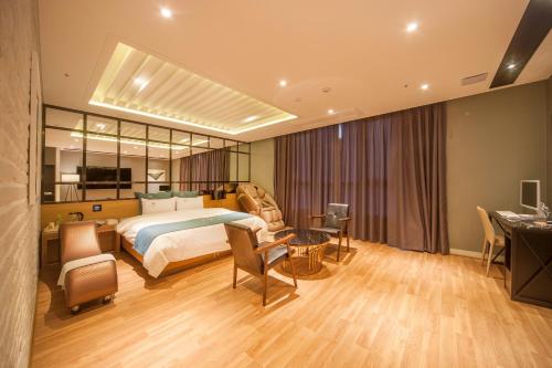 naju western hotel