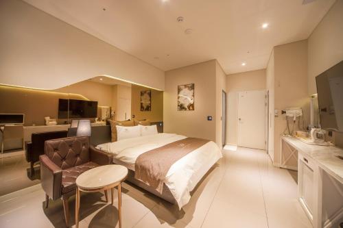 naju western hotel