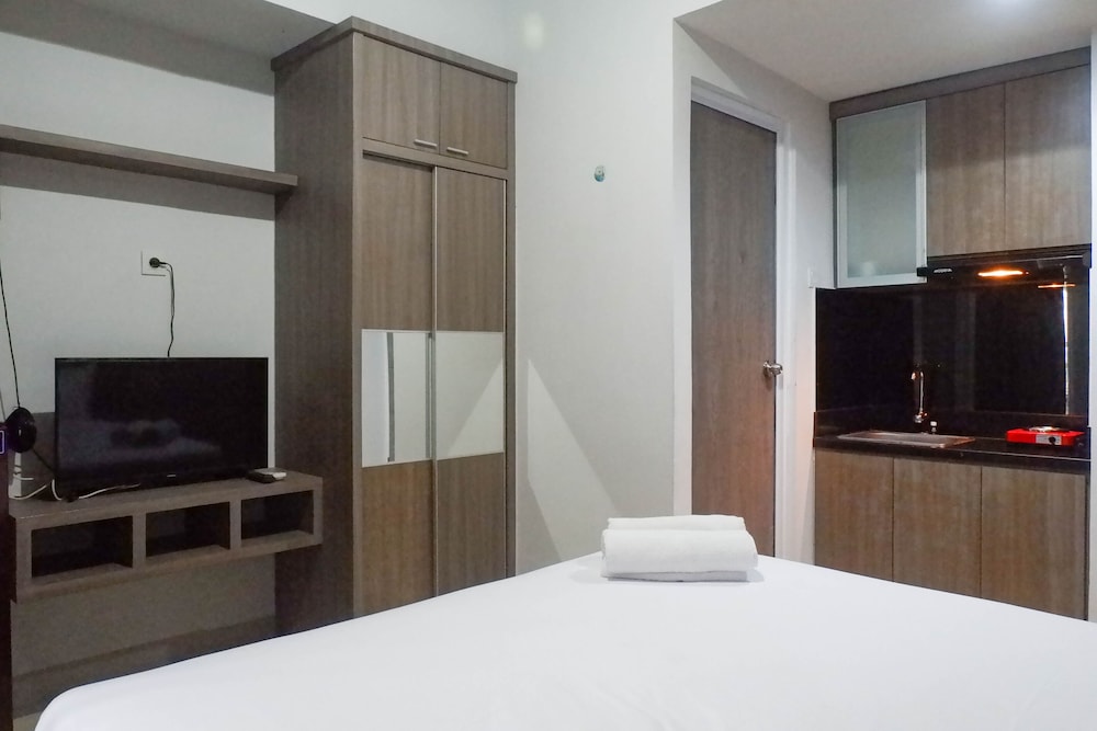delightful luxurious studio room at taman melati surabaya apartment