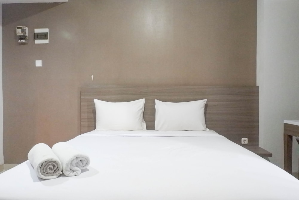 delightful luxurious studio room at taman melati surabaya apartment
