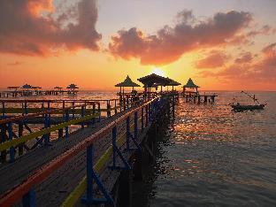 delightful luxurious studio room at taman melati surabaya apartment