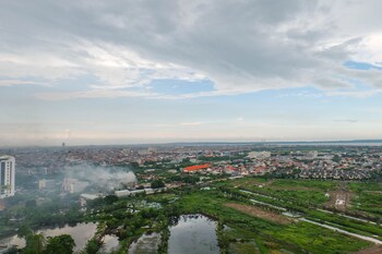 delightful luxurious studio room at taman melati surabaya apartment