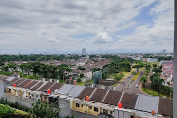 restful and cozy 2br apartment at m town residence